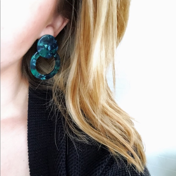 🆕 Emerald City Acrylic Geometric Earrings 💚 - Picture 5 of 8